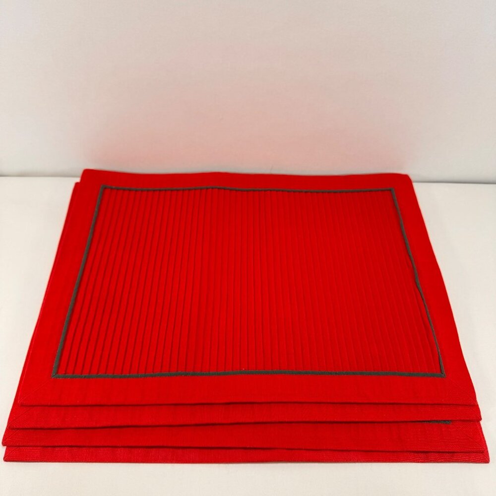 4 Pier 1 Red Pleated Christmas Placemats Set Holiday Table Decor Red Green